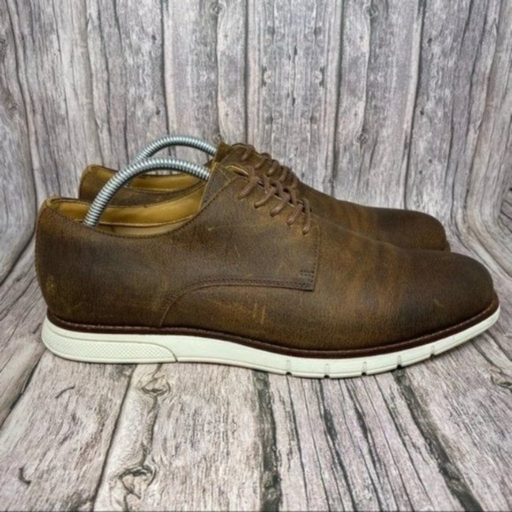Crown Vintage Tait Men’s Size 9 Brown/White Oxford Shoes (CR-TAIT)